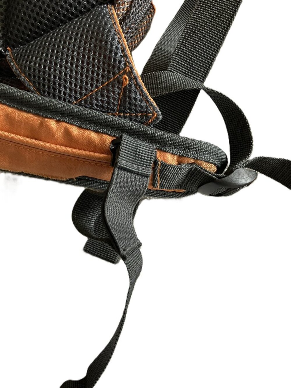 QUEST ORANGE HYDRATION BACKPACK W/ WATER BLADDER INCLUDED 🎒💧 - Picture 10 of 13